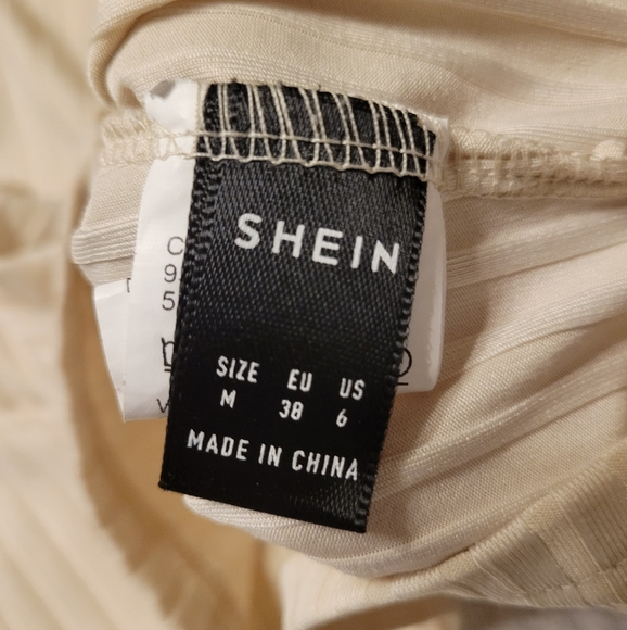 SHEIN MEDIUM CROPPED TANK - Picture 6 of 6